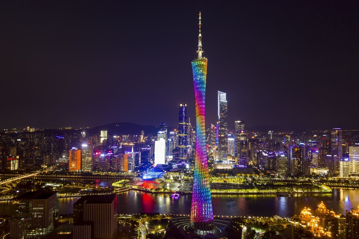 夜经济趋于年轻化 80、90后占比近四成 00后占比增长52%
