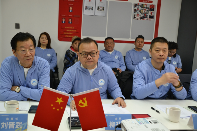 山西省新疆商会雷锋团挂牌暨会员单位授牌仪式隆重举行(图5) 山西省新疆商会雷锋团挂牌暨会员单位授牌仪式隆重举行(图5)