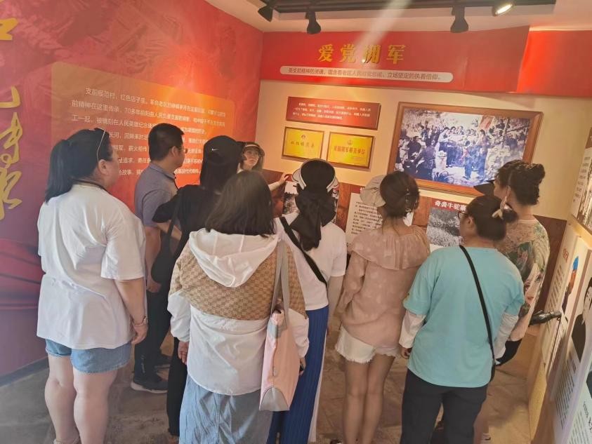 龙城花园社区：循先辈奋进路 感悟支前精神