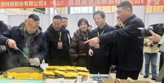 吕梁民企举办好产品“两节”以物易物 暨年货集中采供交流推荐会(图9)