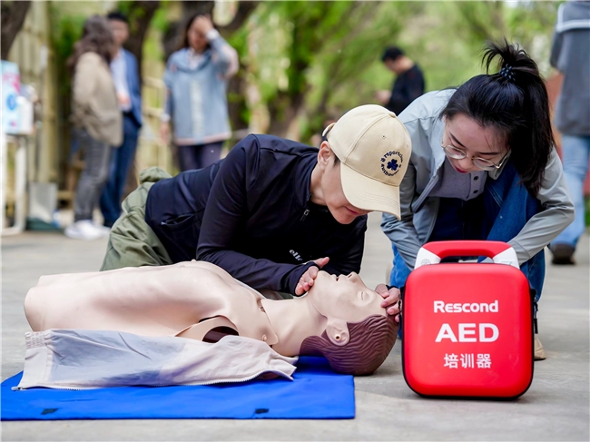 沃尔沃AED道路使者联盟：让安全突破边界，让守护生生不息(图5)
