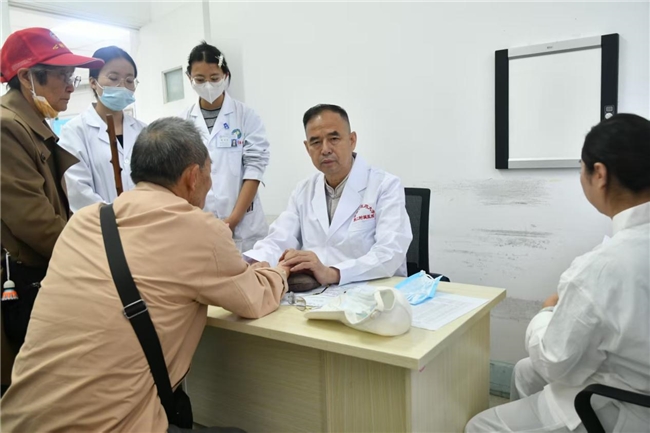 首都名中医董瑞云中二院收徒(图5)