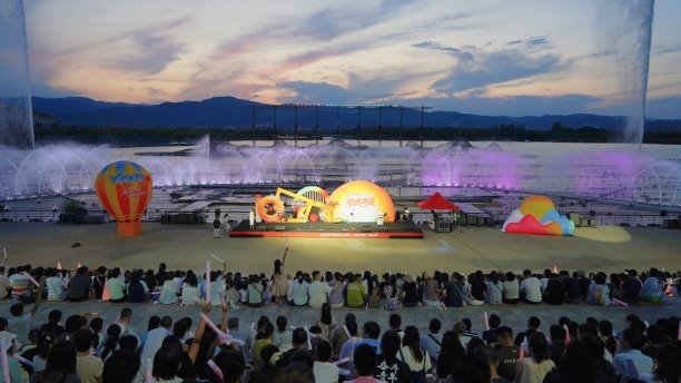 邮储银行“荷晚声摇·晋阳湖湖畔音乐会”圆满收官  为城市公共空间增添文化温度(图1)