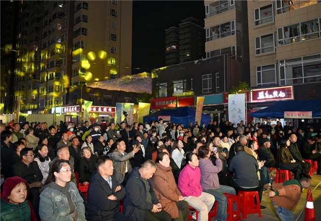 一方小舞台，何以“圈粉”70万？(图3)